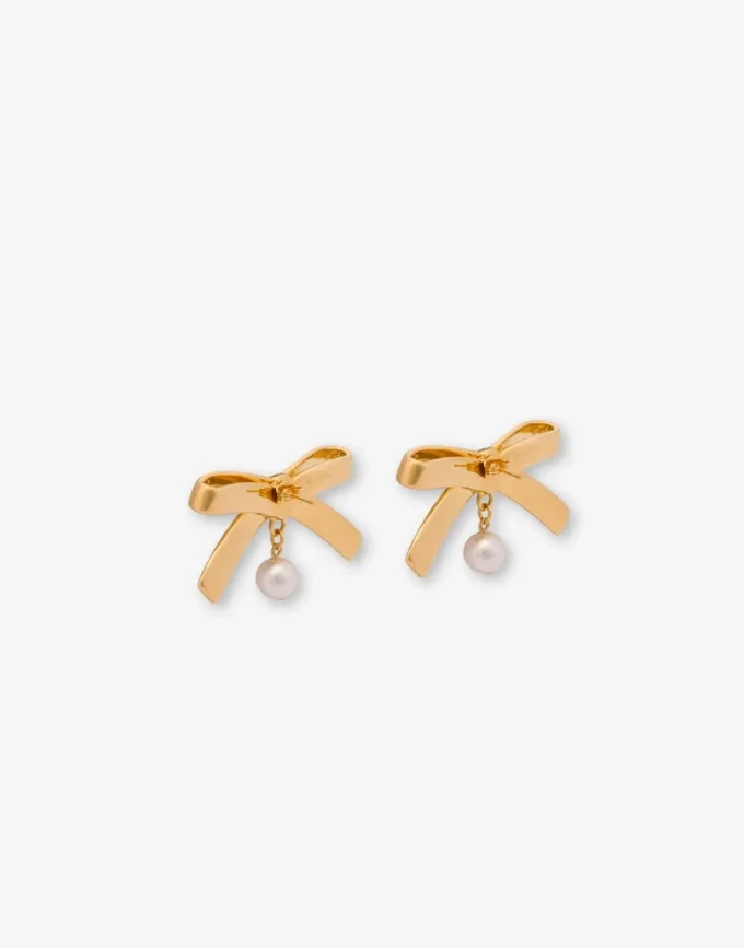 Boucles d&rsquo;oreilles en métal avec perle