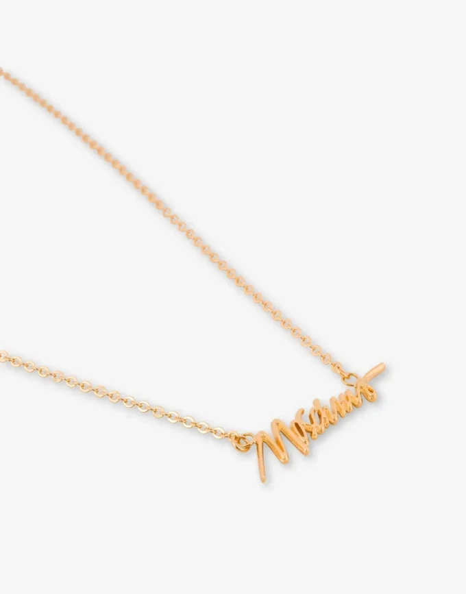 Collier en métal