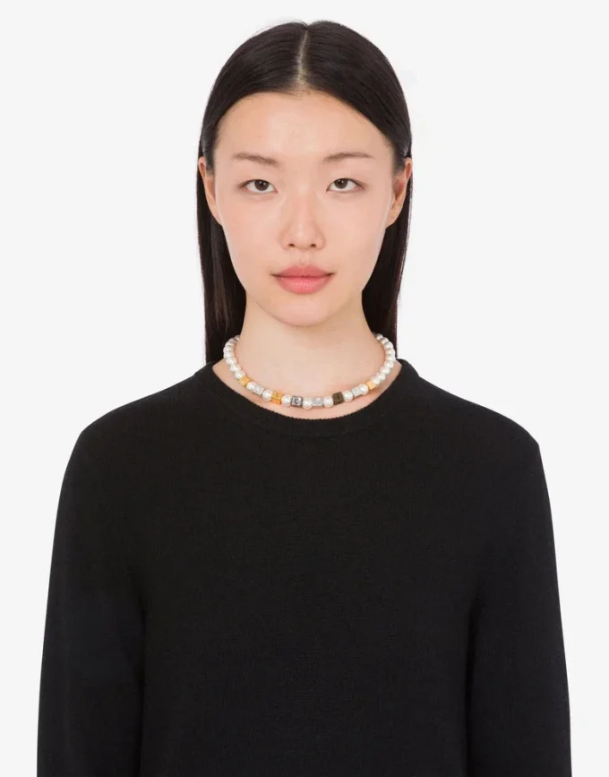 Collier ras du cou avec perles
