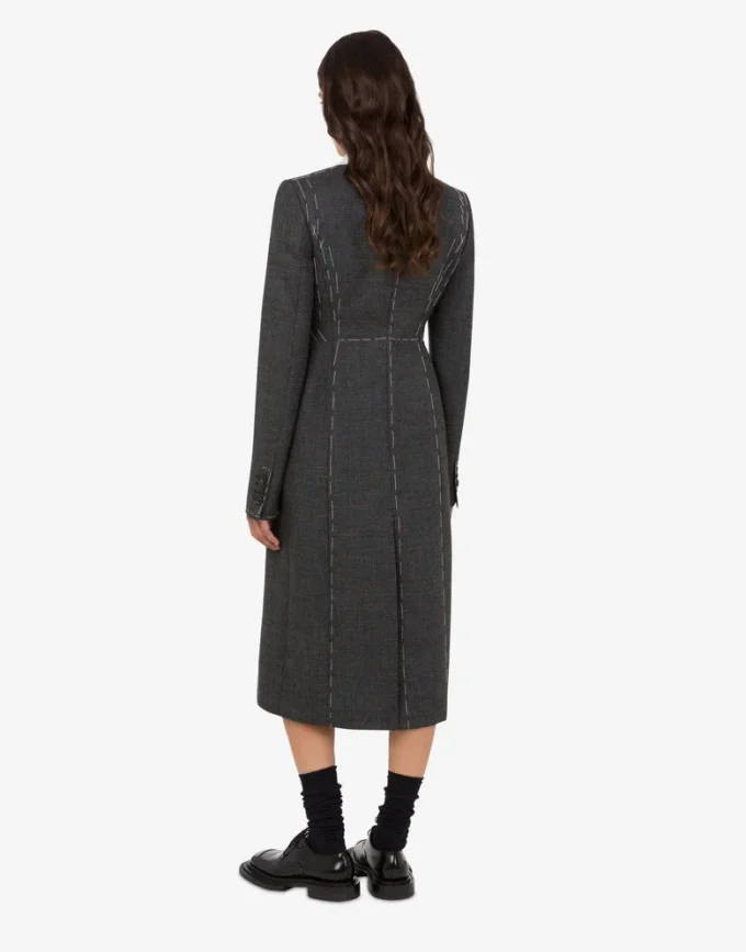 Manteau en toile de laine brodée Manteau en toile de laine brodée