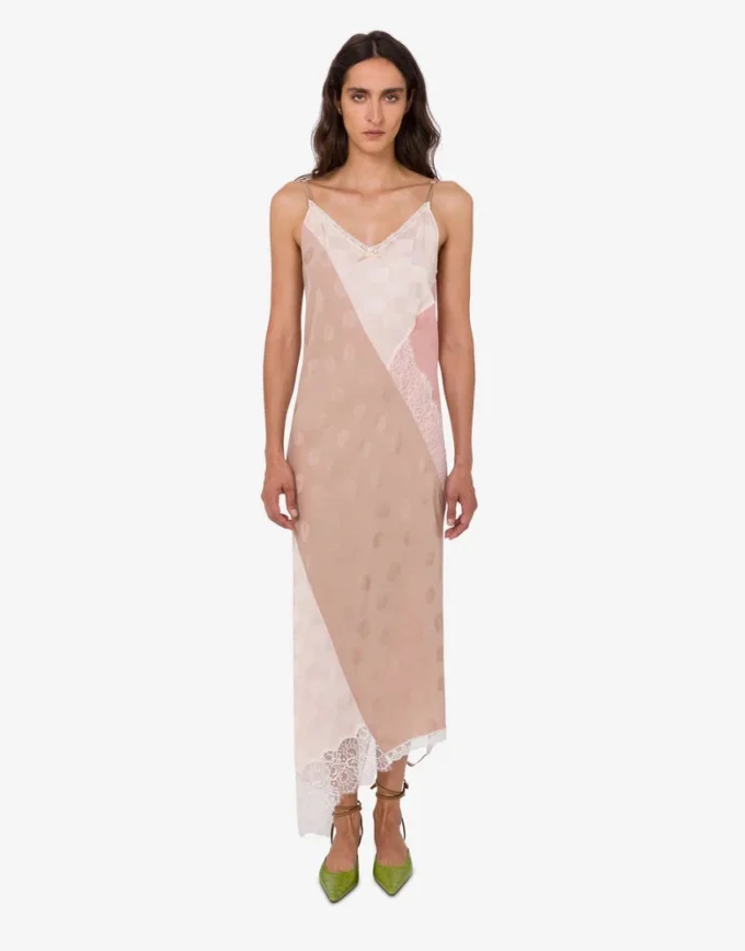 Robe en soie mélangée brodée