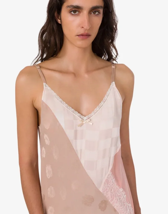 Robe en soie mélangée brodée