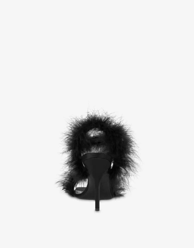 Sandales en satin avec plumes