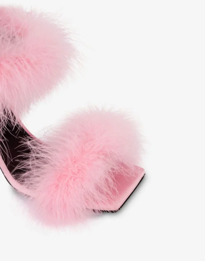Sandales en satin avec plumes
