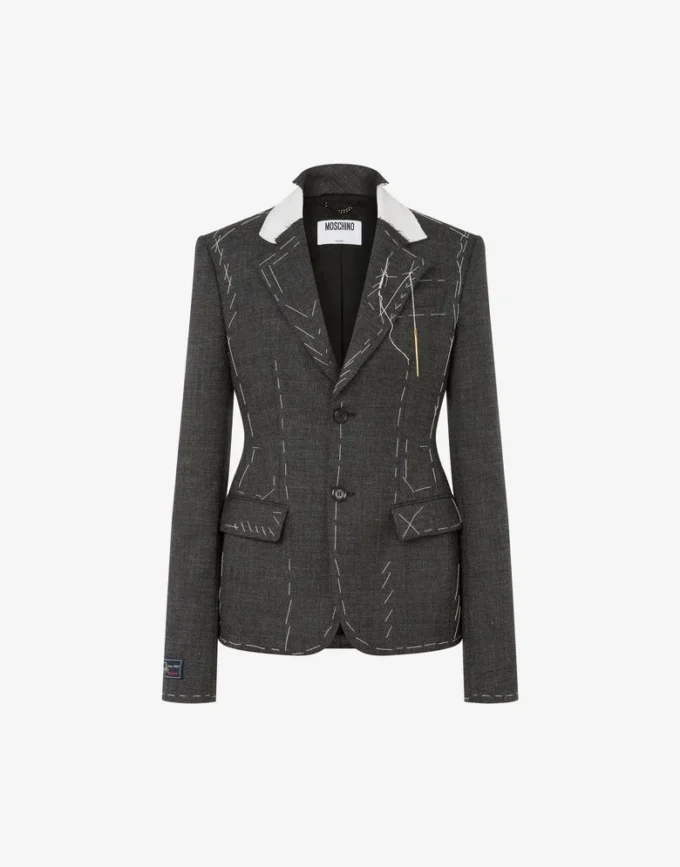 Veste en toile de laine brodée