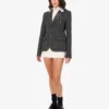 Veste en toile de laine brodée
