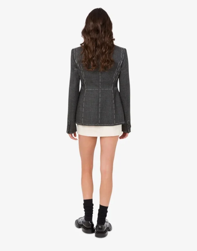 Veste en toile de laine brodée